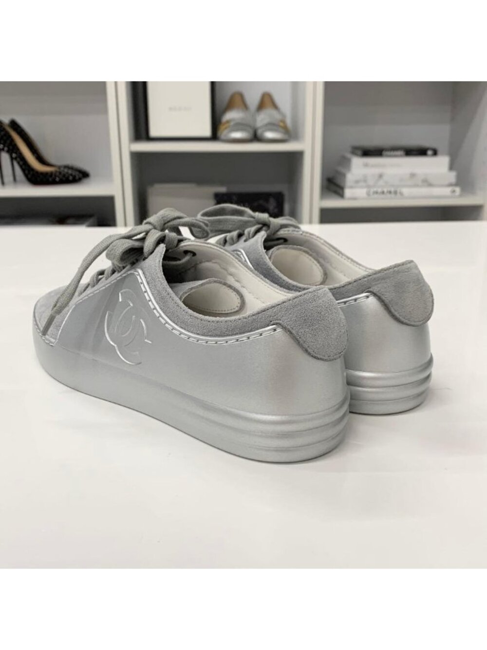 Chanel CC Logo Suede Leather Sneakers Gray Silver - Picture 4 of 10